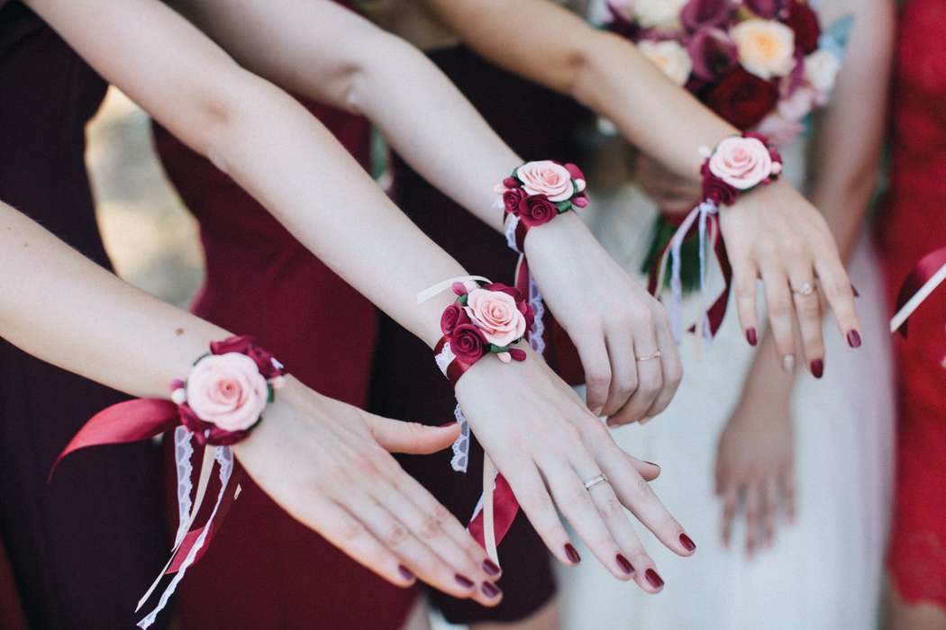 Браслеты подружкам невесты своими руками: мастер-класс, пошаговое фото и алгоритм выполнения