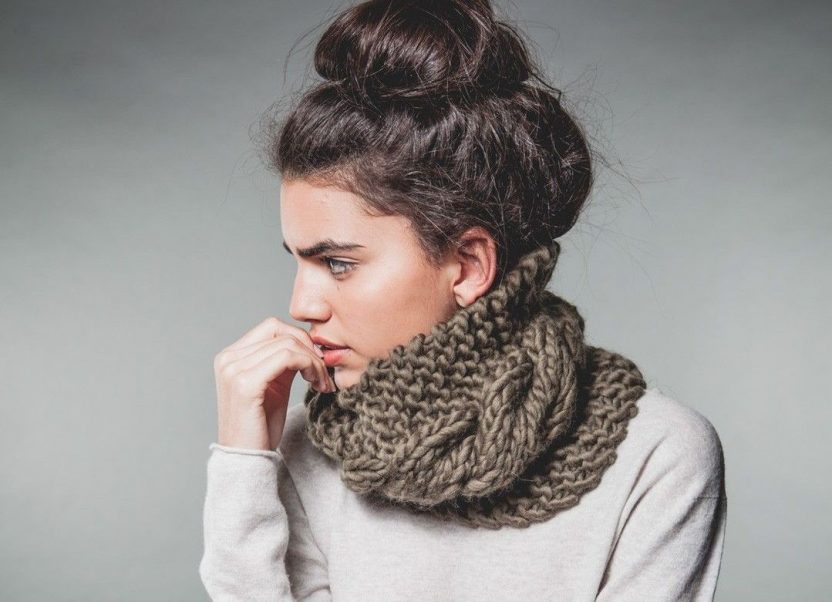 24 варианта шарфа снуд спицами с описаниями и схемами